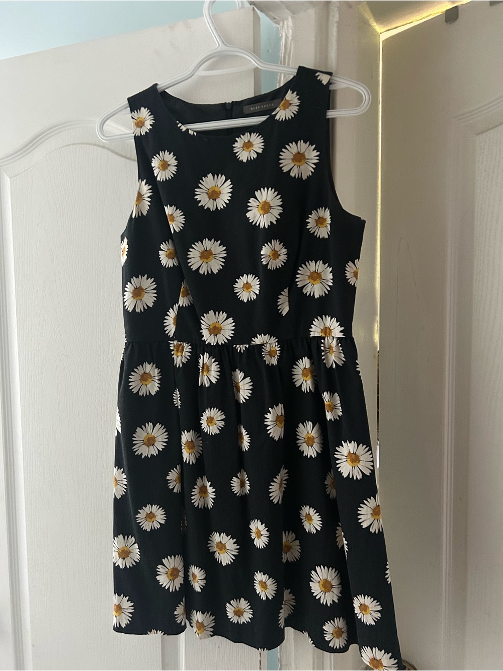 Vintage black daisy print sleeveless dress